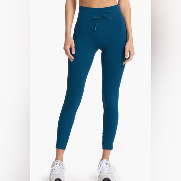 Vuori Daily Legging cosmo blue - Picture 2 of 5